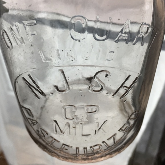 Glass milk bottle, 1 quart buy two $ 5 items for $8 - Picture 2 of 10
